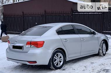 Седан Toyota Avensis 2013 в Киеве