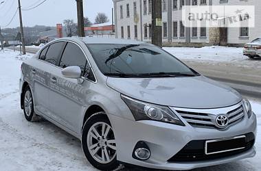 Седан Toyota Avensis 2013 в Киеве