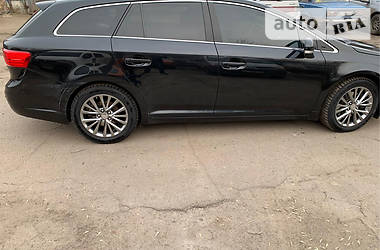 Универсал Toyota Avensis 2014 в Полтаве