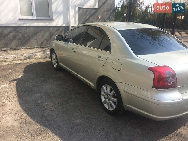 Седан Toyota Avensis 2007 в Львове