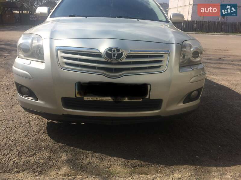 Седан Toyota Avensis 2007 в Львове