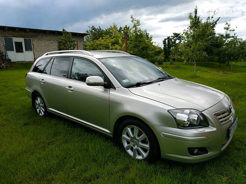 Універсал Toyota Avensis 2008 в Луцьку