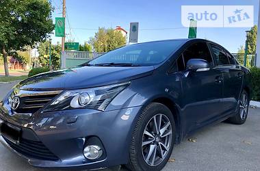 Седан Toyota Avensis 2013 в Чернигове