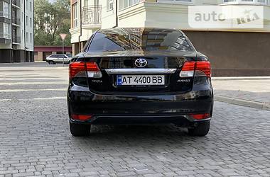 Седан Toyota Avensis 2013 в Ивано-Франковске