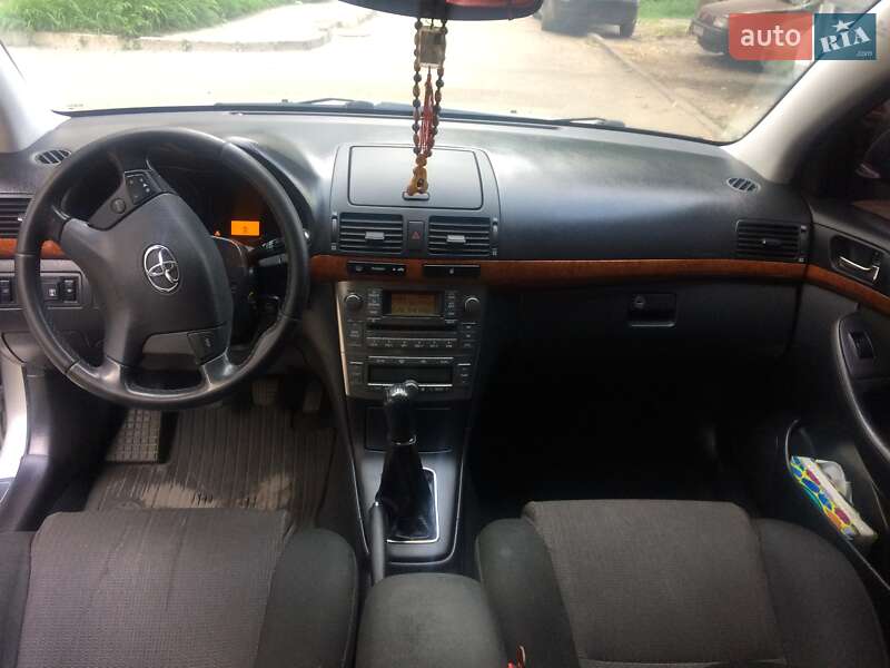 Седан Toyota Avensis 2007 в Львове