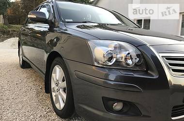 Седан Toyota Avensis 2008 в Тернополе