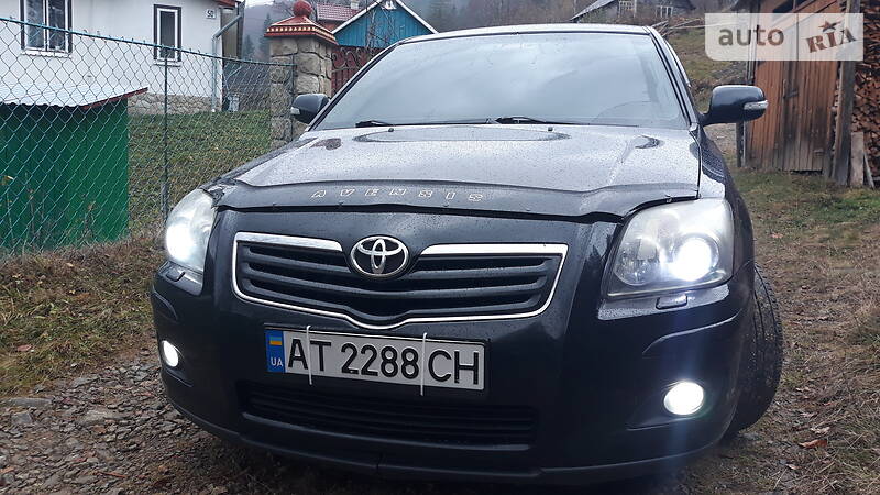 Седан Toyota Avensis 2007 в Яремче