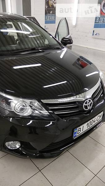 Универсал Toyota Avensis 2014 в Полтаве