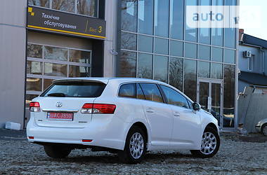 Универсал Toyota Avensis 2013 в Трускавце