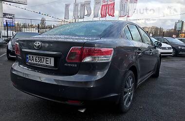 Седан Toyota Avensis 2011 в Киеве