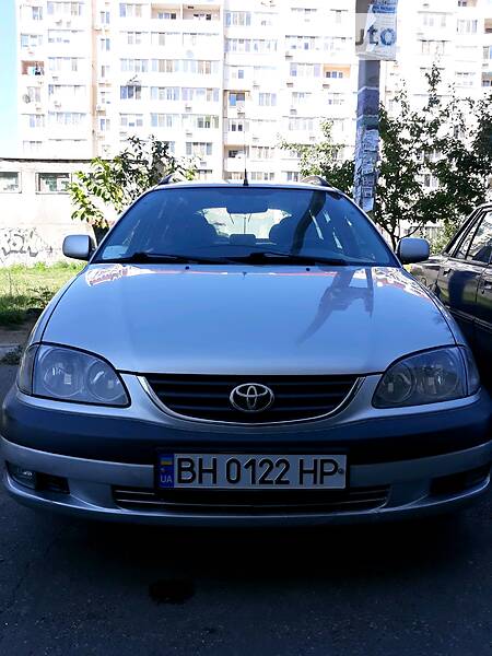 Універсал Toyota Avensis 2002 в 