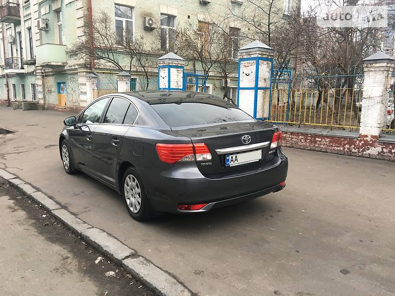 Седан Toyota Avensis 2013 в Києві