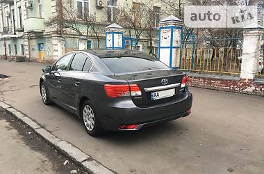 Седан Toyota Avensis 2013 в 