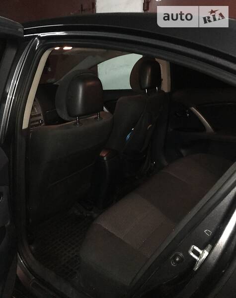 Седан Toyota Avensis 2013 в Києві