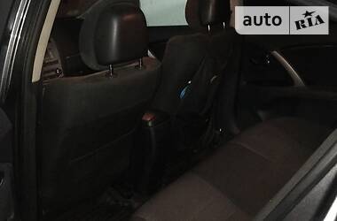 Седан Toyota Avensis 2013 в 