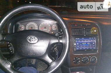 Седан Toyota Avensis 2001 в 
