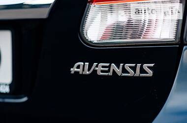 Седан Toyota Avensis 2014 в Мукачево