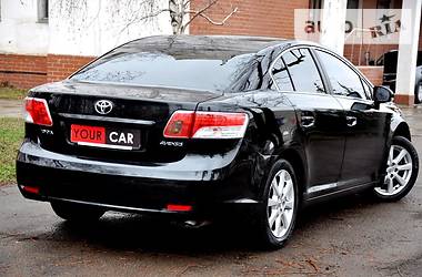 Седан Toyota Avensis 2012 в 