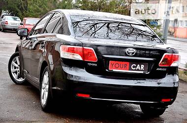 Седан Toyota Avensis 2012 в 