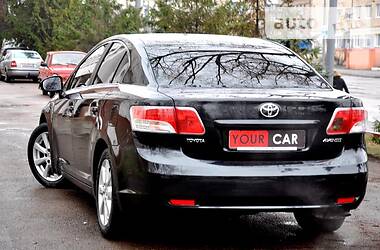 Седан Toyota Avensis 2012 в 