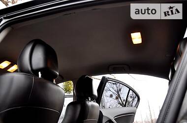 Седан Toyota Avensis 2012 в 