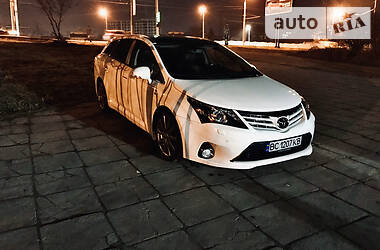 Універсал Toyota Avensis 2012 в 