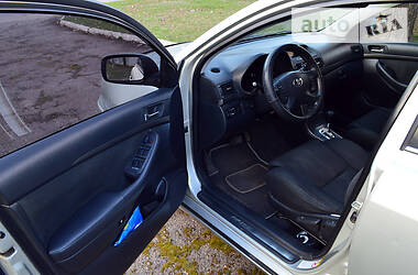 Седан Toyota Avensis 2003 в 