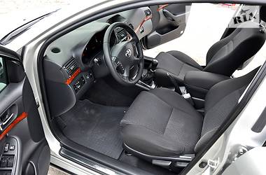 Седан Toyota Avensis 2006 в 