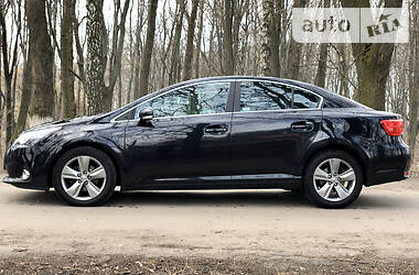 Седан Toyota Avensis 2014 в Казатине