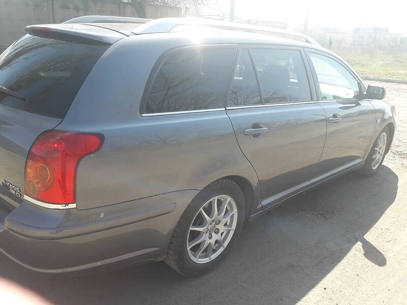 Універсал Toyota Avensis 2003 в Первомайську