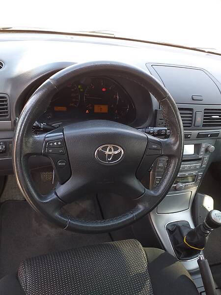Універсал Toyota Avensis 2006 в Конотопі