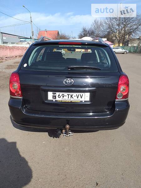 Універсал Toyota Avensis 2006 в Конотопі