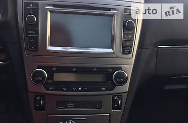Універсал Toyota Avensis 2012 в 