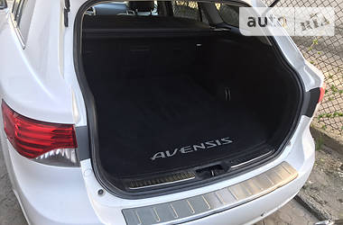 Універсал Toyota Avensis 2012 в 