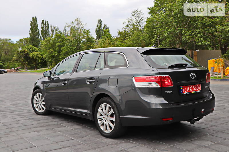 Універсал Toyota Avensis 2011 в Кременчуці