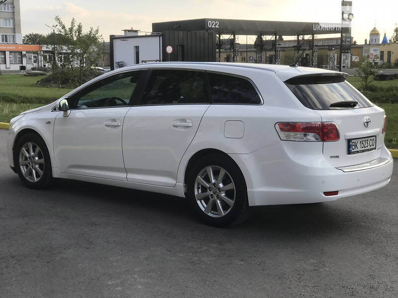 Універсал Toyota Avensis 2011 в Дубні фото 16 Універсал Toyota Avensis 2011 в Дубні