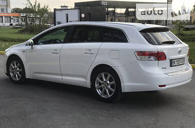 Універсал Toyota Avensis 2011 в 