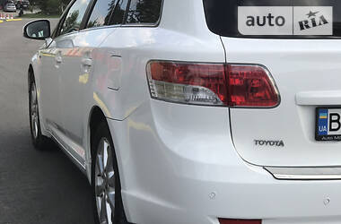 Універсал Toyota Avensis 2011 в 