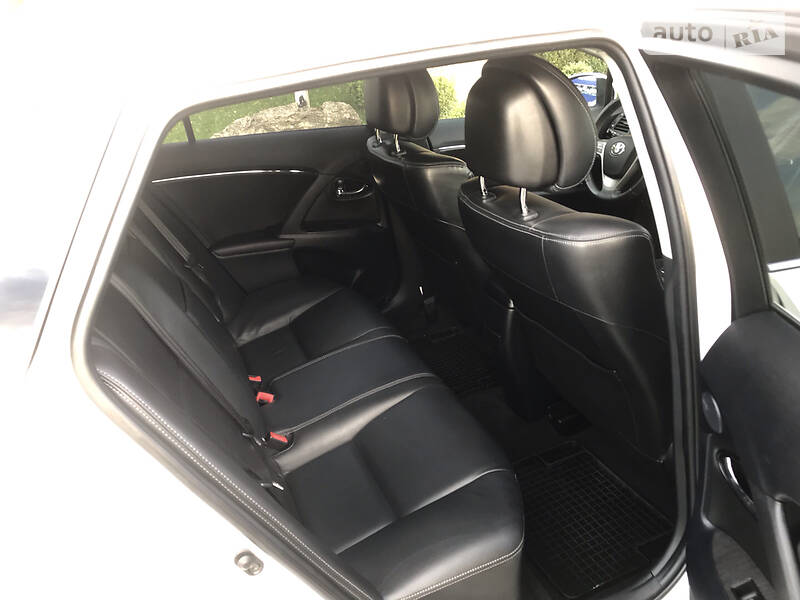 Універсал Toyota Avensis 2011 в Дубні фото 33 Універсал Toyota Avensis 2011 в Дубні