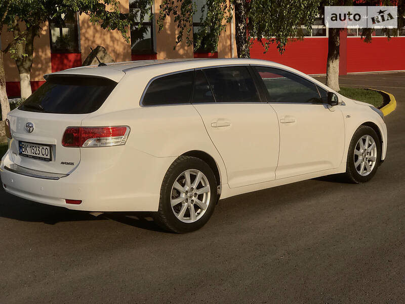 Універсал Toyota Avensis 2011 в Дубні фото 18 Універсал Toyota Avensis 2011 в Дубні