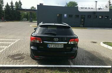 Універсал Toyota Avensis 2013 в Івано-Франківську