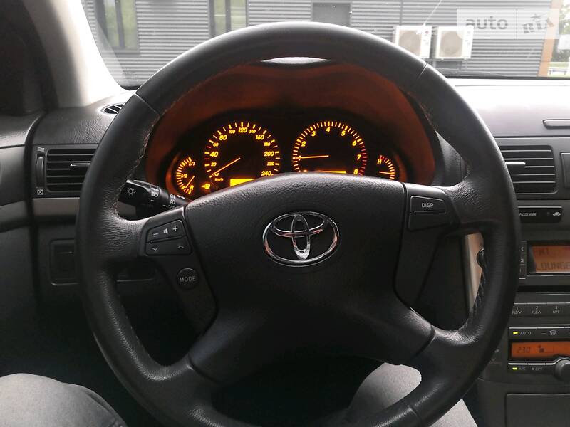 Седан Toyota Avensis 2008 в Борисполі