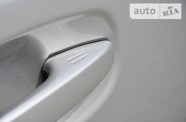 Седан Toyota Avensis 2009 в 