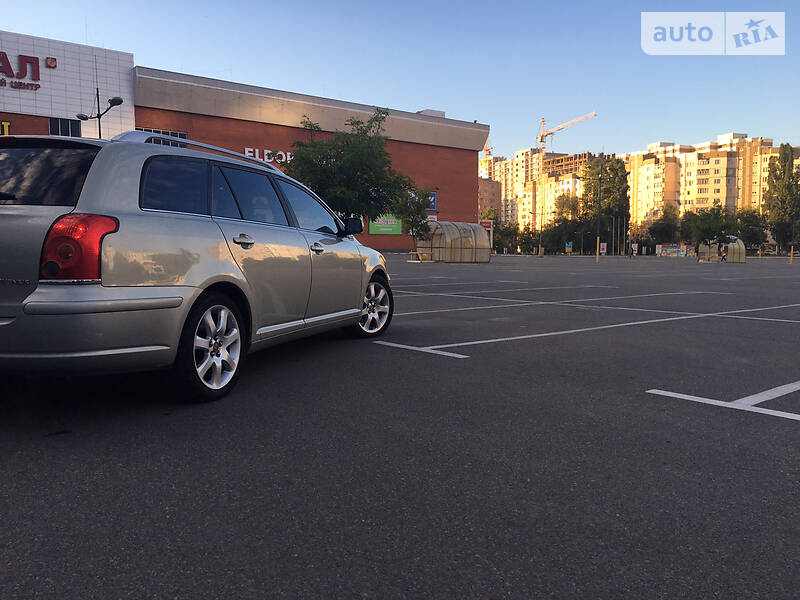 Універсал Toyota Avensis 2005 в Броварах