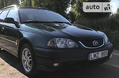 Универсал Toyota Avensis 2000 в Млинове