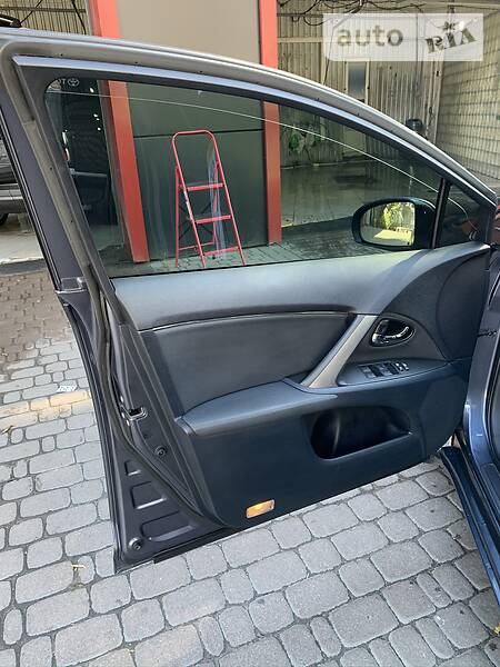 Седан Toyota Avensis 2012 в Києві