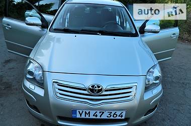 Седан Toyota Avensis 2007 в Ровно