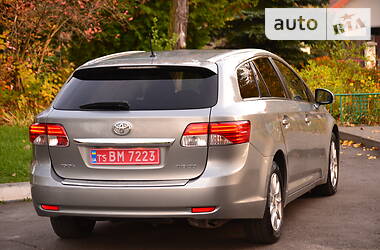 Универсал Toyota Avensis 2014 в Луцке