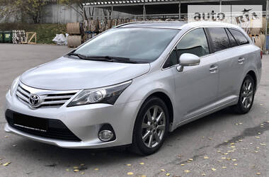 Toyota Avensis 2013