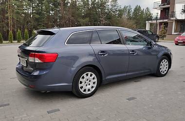 Универсал Toyota Avensis 2012 в Обухове